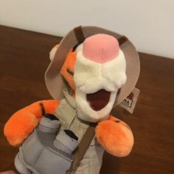 Walt Disney World Animal Kingdom Safari Tigger Plus Collectible Doll NWT. - Picture 8 of 16